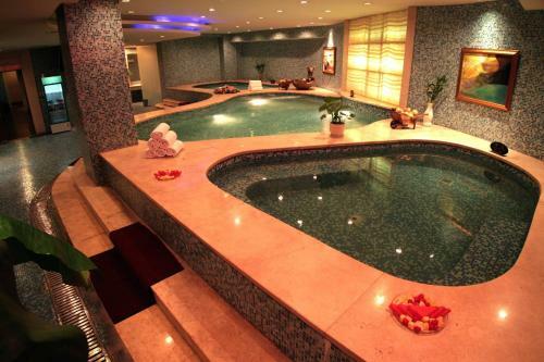 Jinling Danyang Hotel