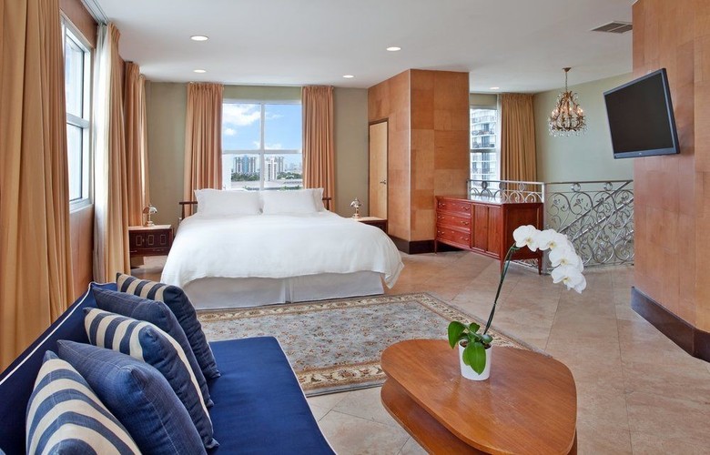Hotel The Raleigh Miami Beach