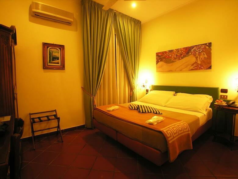 Toledo Hotel