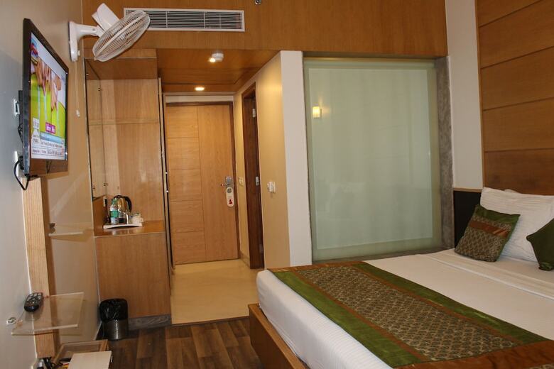 Hotel Atulyaa Taj