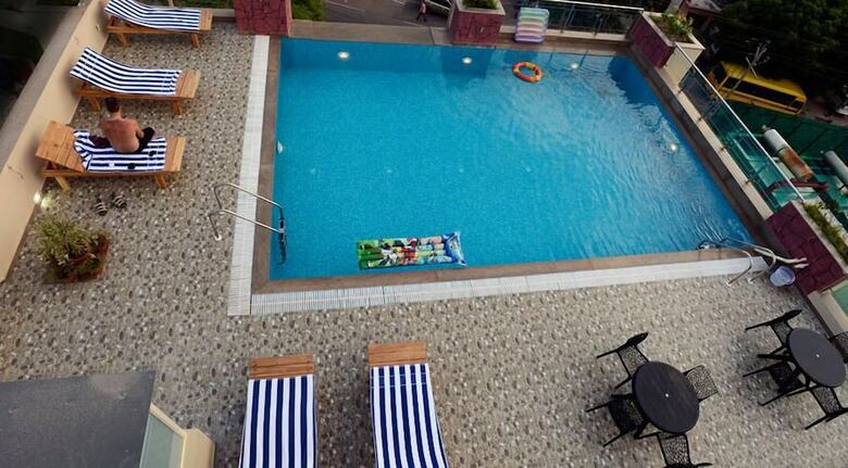 Hotel Atulyaa Taj