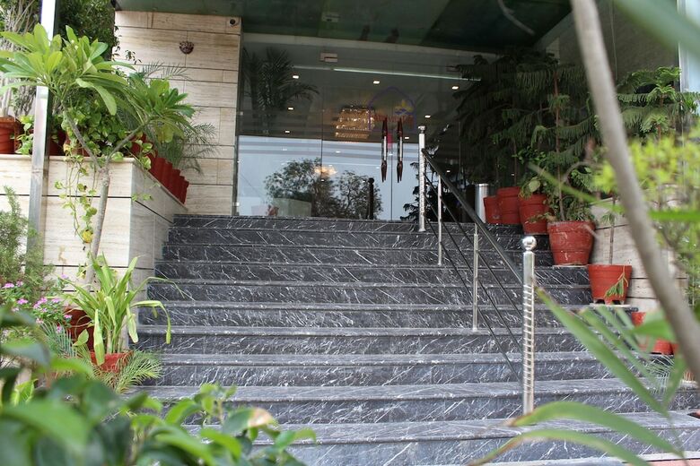 Hotel Atulyaa Taj