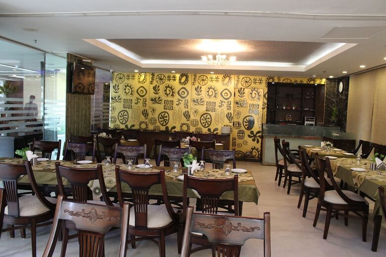 Hotel Atulyaa Taj