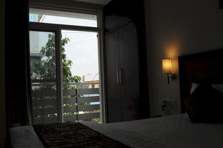 Bed & Breakfast Ixora Suites