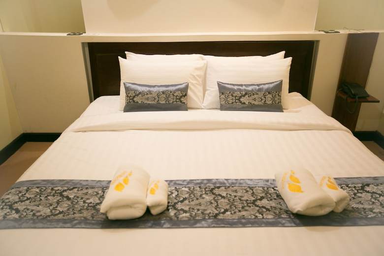 Seasons Riverside Hotel
