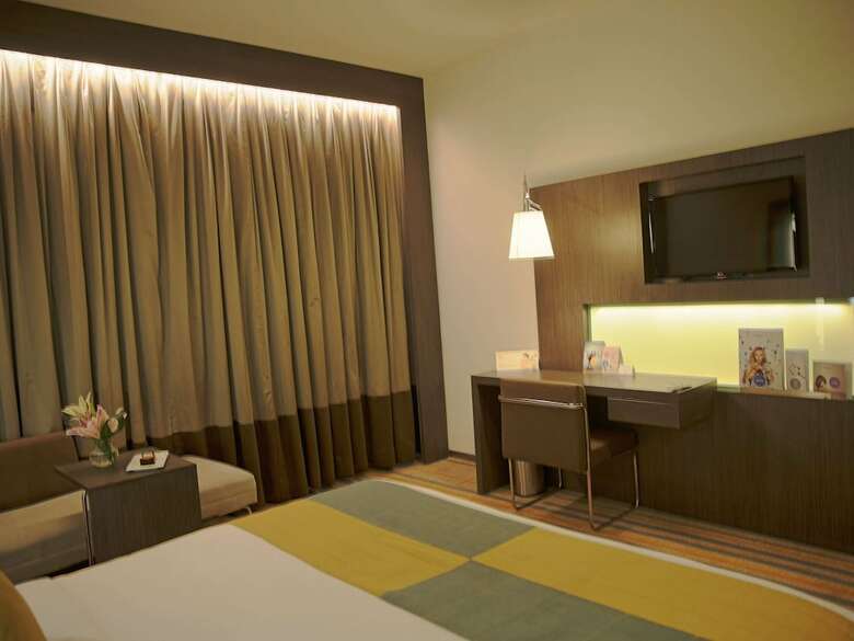 Novotel Kolkata Hotel And Residences