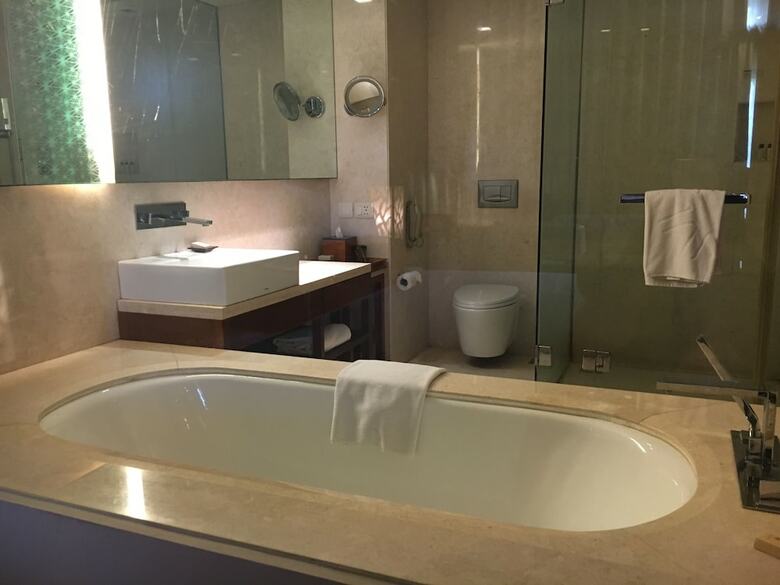 Hotel Vivanta By Taj - Surajkund, Ncr