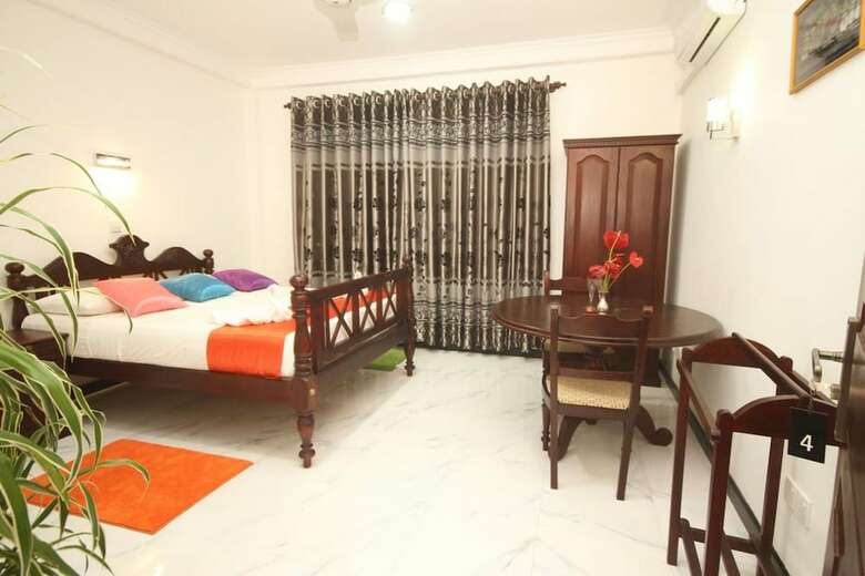 Hostal Hotel Italia