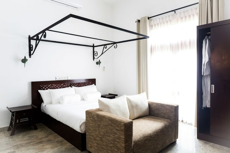 Villa White Queen