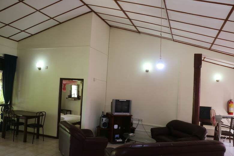 Villa Sayuru Inn