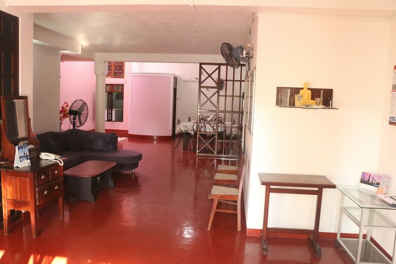 Villa Sayuru Inn