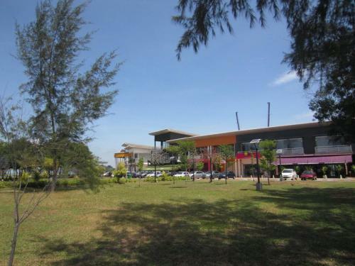 Waterfront Boutique Hotel