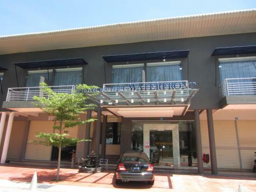 Waterfront Boutique Hotel