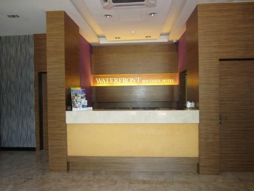 Waterfront Boutique Hotel