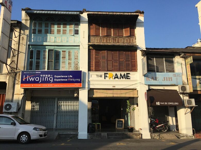 Hostal The Frame Guesthouse