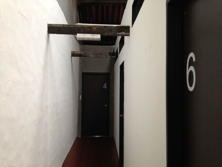 Hostal The Frame Guesthouse