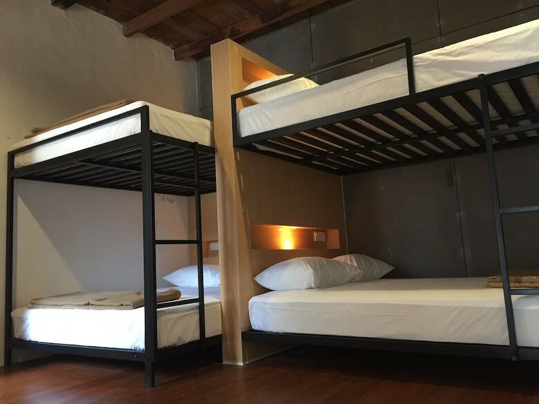 Hostal The Frame Guesthouse