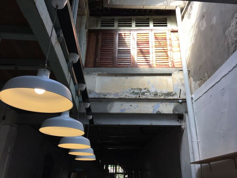 Hostal The Frame Guesthouse