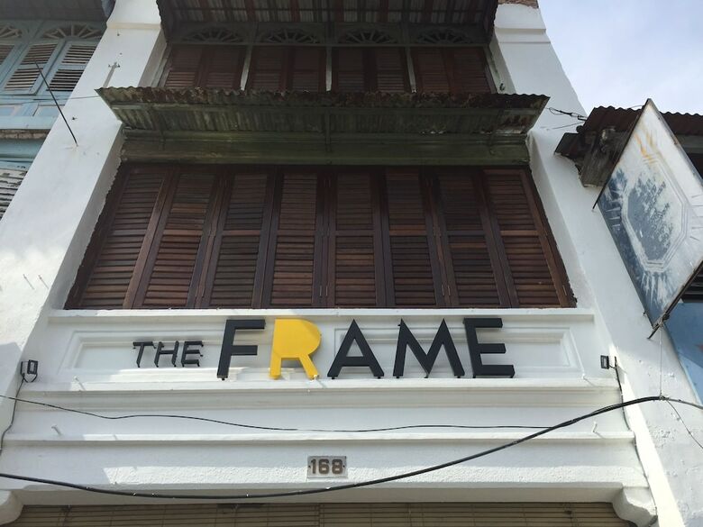 Hostal The Frame Guesthouse