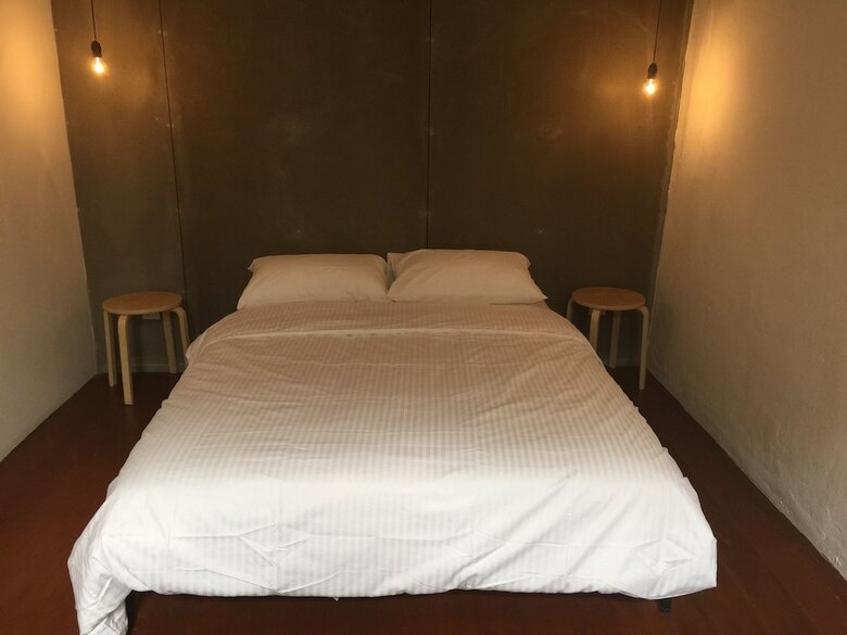 Hostal The Frame Guesthouse