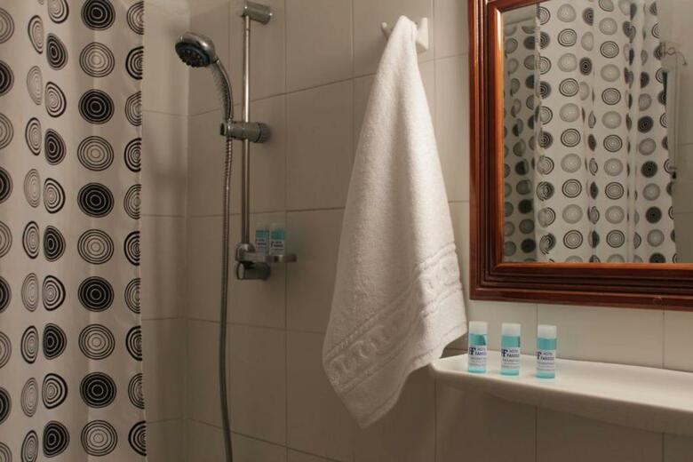 Hotel Famissi