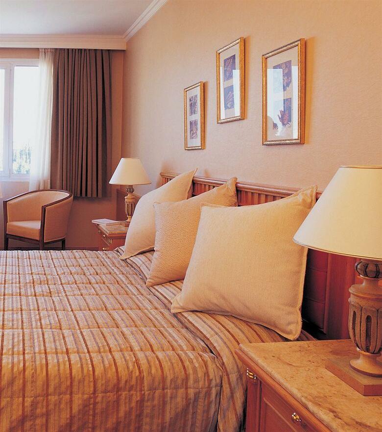 Hotel Divani Caravel