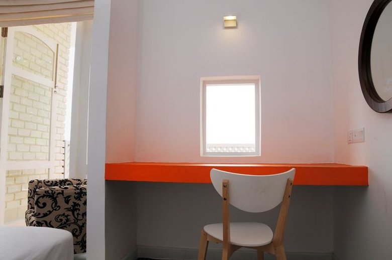 Hotel J
