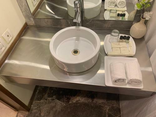 Hotel The Manohar Hyderabad