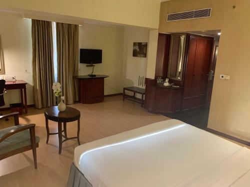 Hotel The Manohar Hyderabad