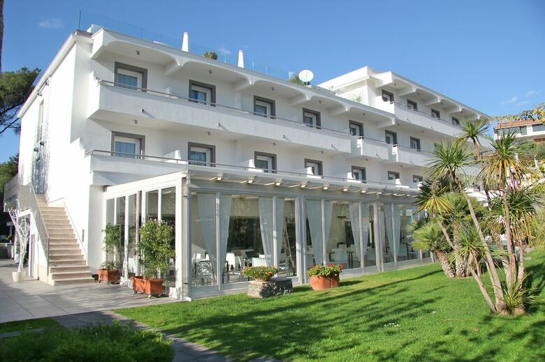 Hotel Marad