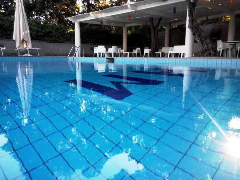 Hotel Marad