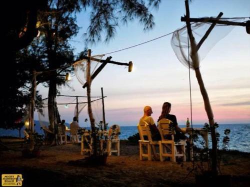 Micky Monkey Beach Hotel