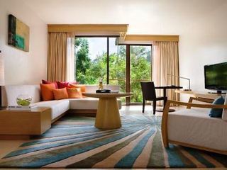 Hotel Renaissance Phuket Resort & Spa
