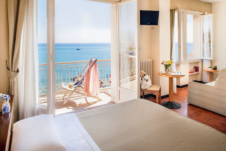 Hotel Golfo E Palme