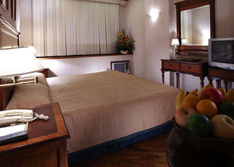 Hotel Herald Suites