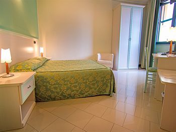 Eden Hotel