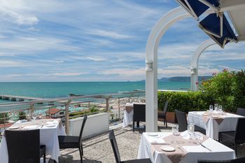Hotel Excelsior