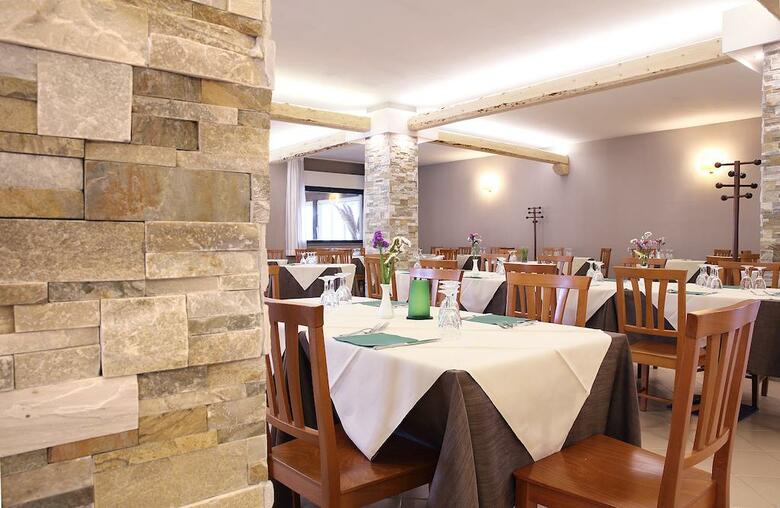 Hotel Pausania Inn