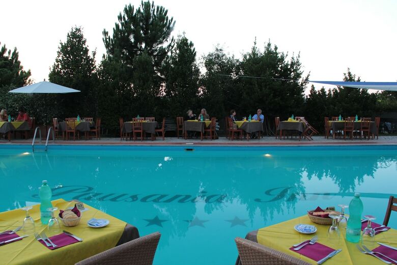 Hotel Pausania Inn