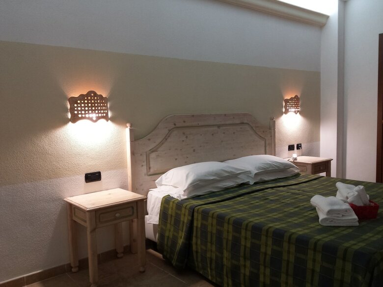 Hotel Pausania Inn