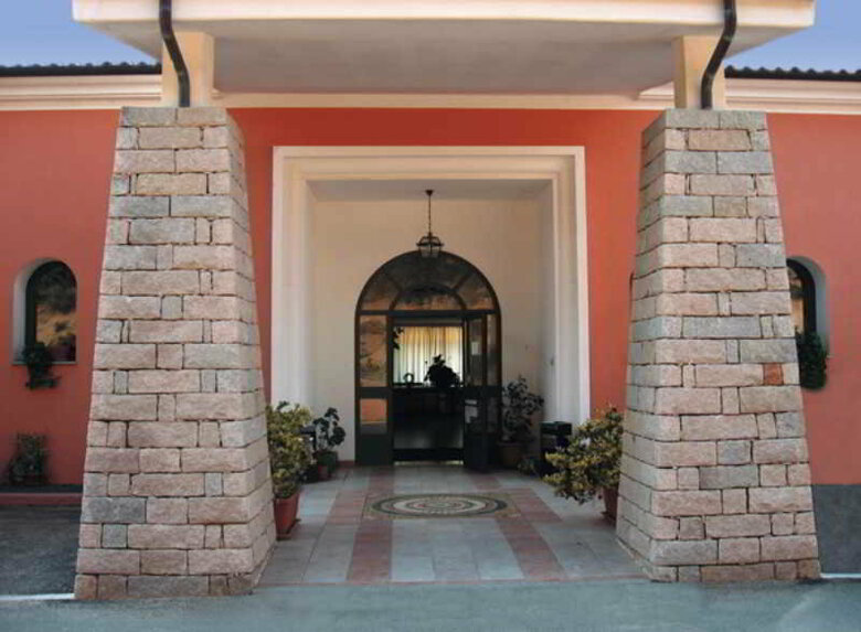 Hotel Pausania Inn