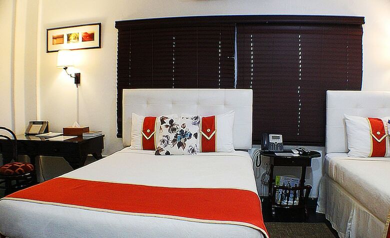 Altamont West Hotel