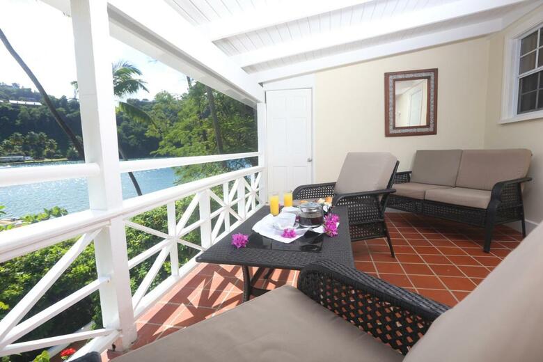 Hotel Marigot Beach Club & Dive Resort