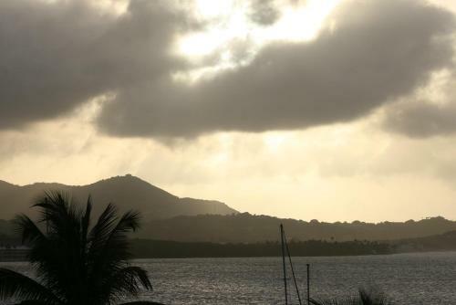 Hotel On The Cay