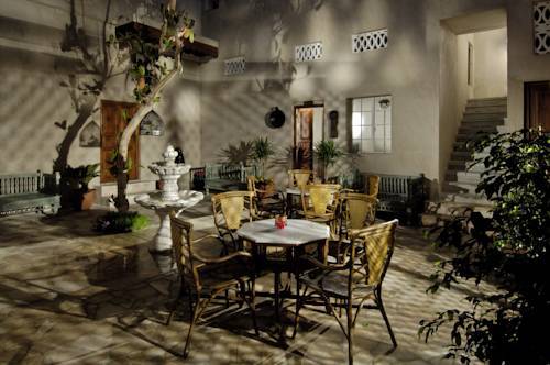 Hostal Orient Guest House