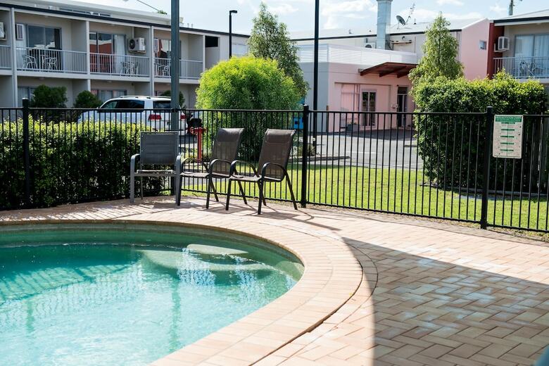 Hotel Capella Coach Inn