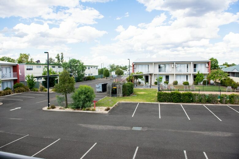 Hotel Capella Coach Inn