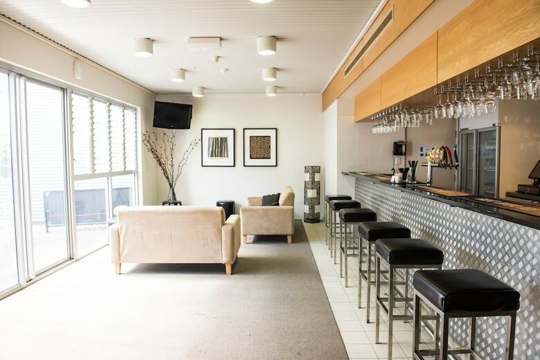 Hotel Capella Coach Inn