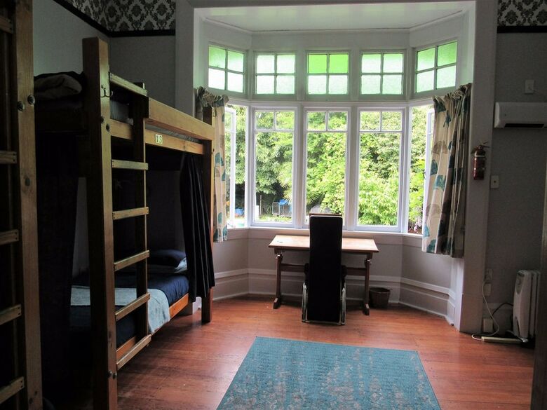 Albergue White Elephant Backpackers