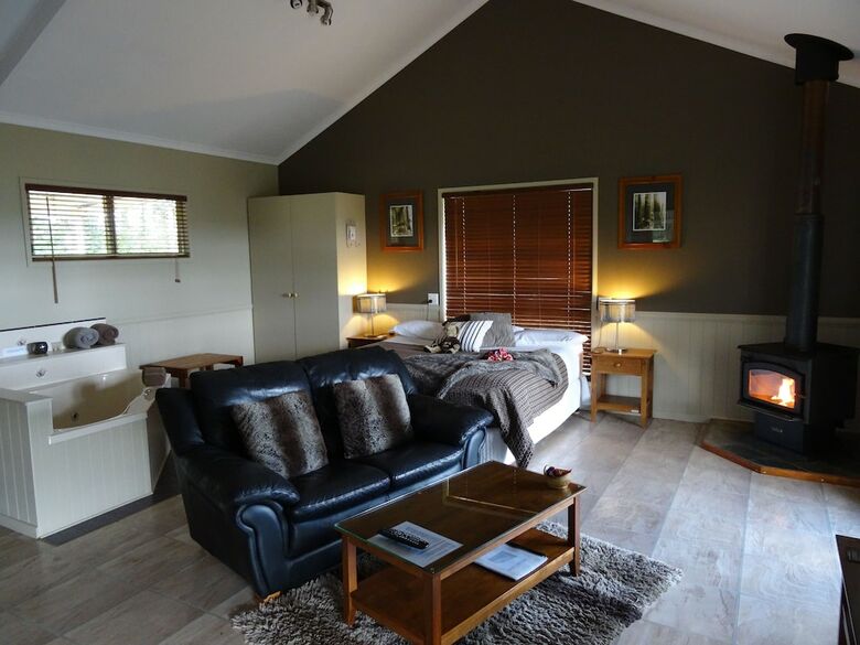 Villa Maleny Luxury Cottages